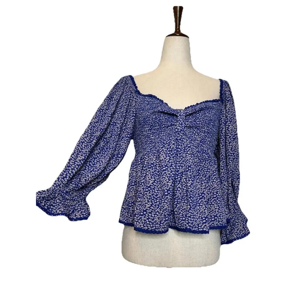 Free People Britnee Floral Cropped Peplum Smocked Puff Sleeve Top M Blue White - Picture 4 of 9